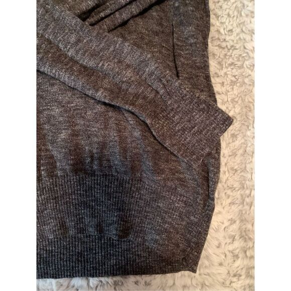 AEO Sweater  - Picture 5 of 6